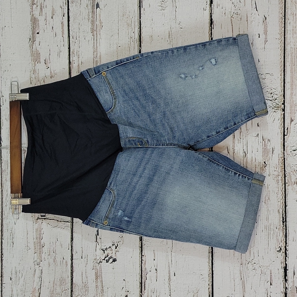 NWOT - Isabel Bermuda Crossover Panel Maternity Shorts